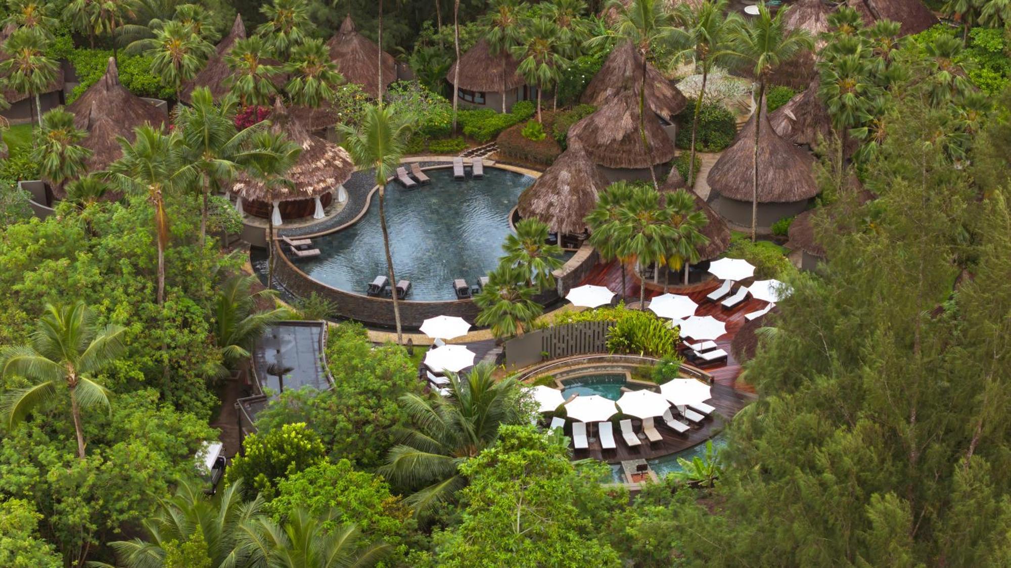 Constance Ephelia Hotel Port Glaud Exterior photo The resort's main pool