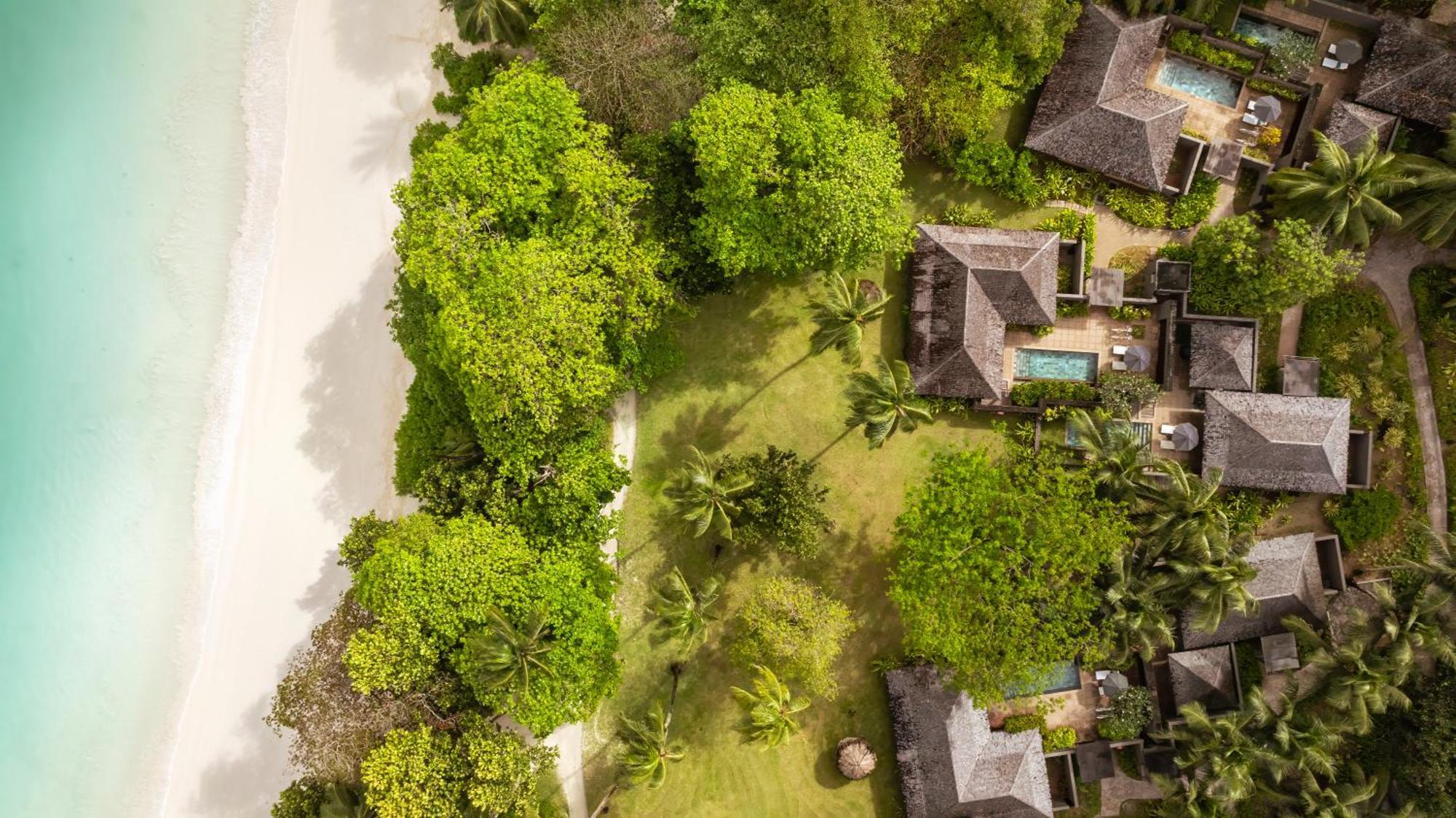Constance Ephelia Hotel Port Glaud Exterior photo Aerial view of the resort